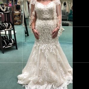Maggie Sottero Wedding Dress